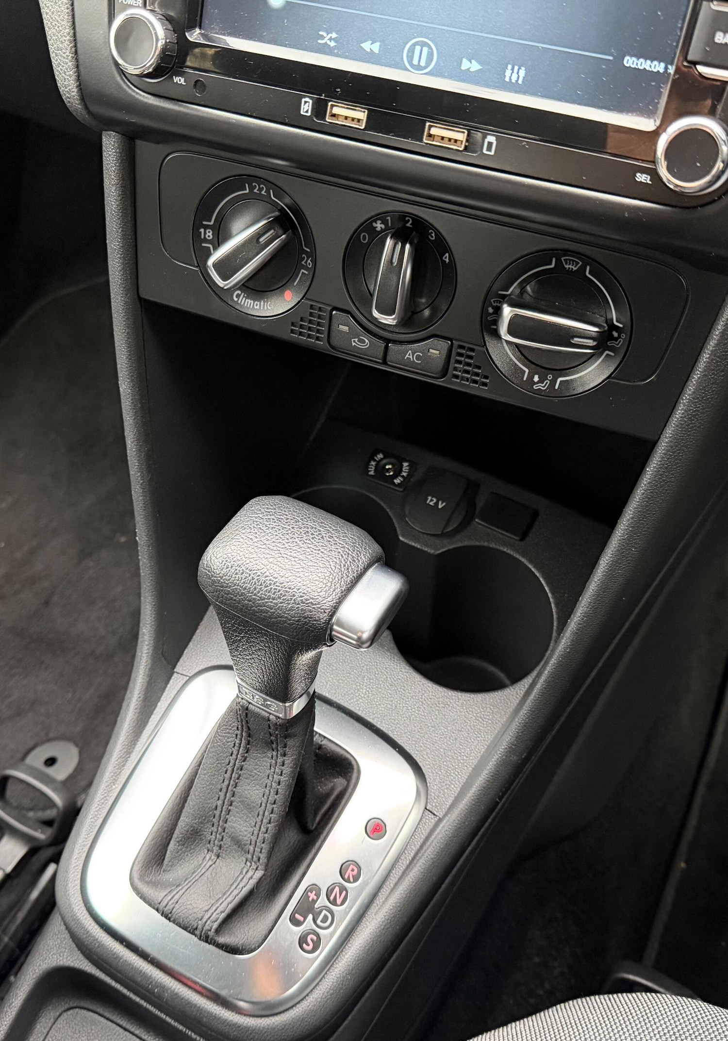 Used Volkswagen Polo 2010 for sale - 76388277: Photo 8