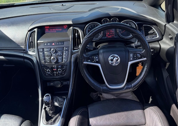 Used Vauxhall Cascada 2013 for sale - 74453602: Photo 11