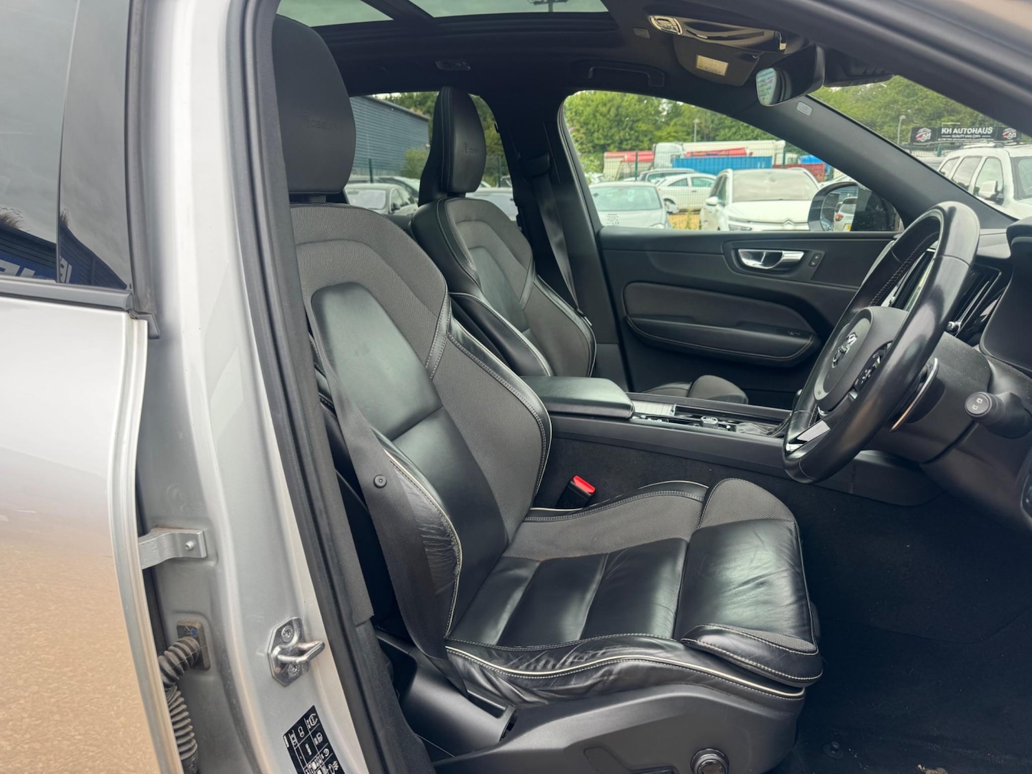 Used Volvo XC60 2019 for sale - 77376332: Photo 4