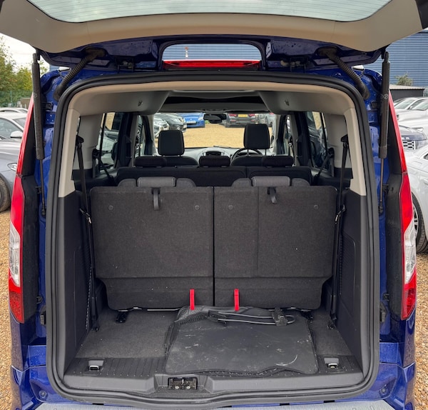 Used Ford Grand Tourneo Connect 2016 for sale - 75658652: Photo 13