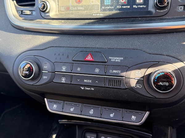 Used Kia Sorento 2017 for sale - 76109329: Photo 13