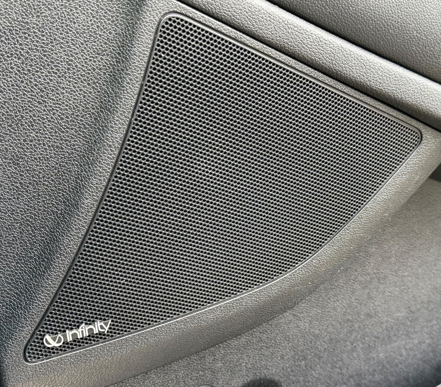 Used Kia Sorento 2017 for sale - 76109329: Photo 18