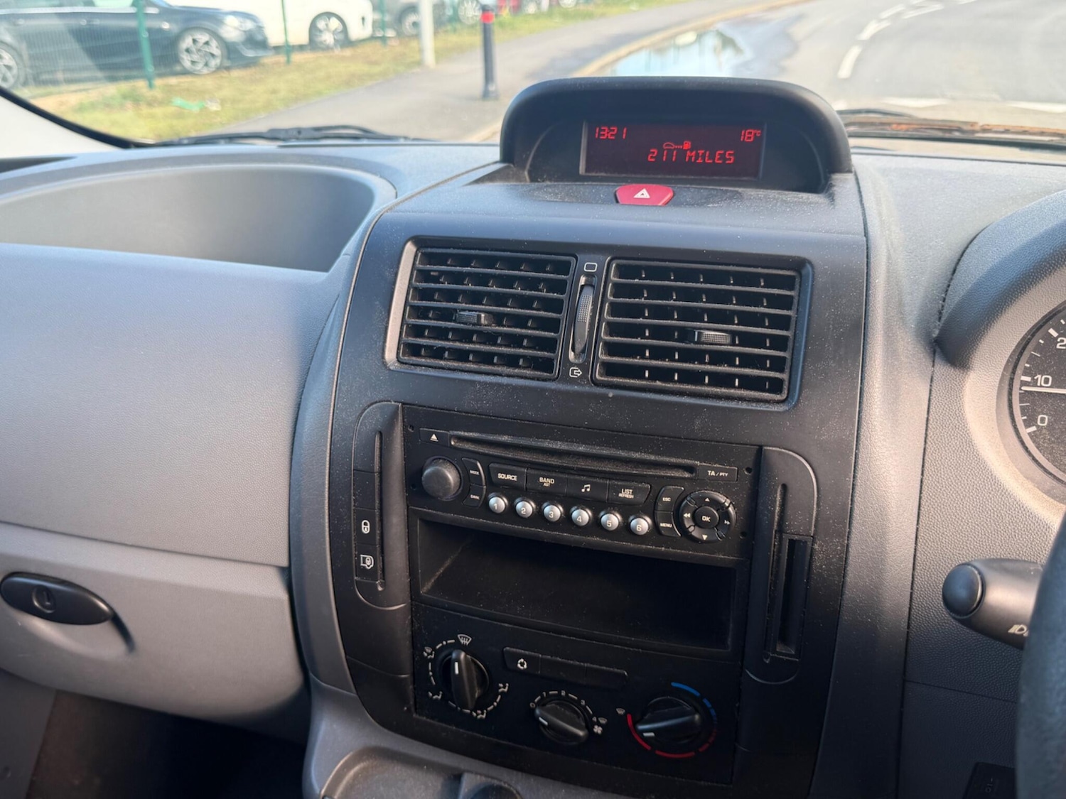 Used Peugeot Expert 2012 for sale - 77637597: Photo 12