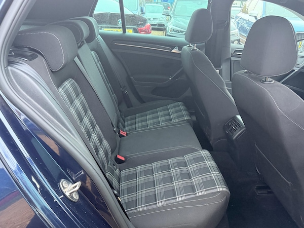 Used Volkswagen Golf 2015 for sale - 76260221: Photo 8