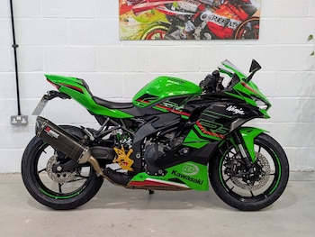 Used Kawasaki NINJA ZX 4 2024 for sale - bike-78043157: Photo