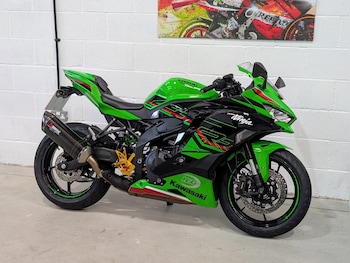 Used Kawasaki NINJA ZX 4 2024 for sale - bike-78043157: Photo