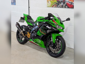 Used Kawasaki NINJA ZX 4 2024 for sale - bike-78043157: Photo