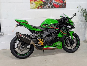 Used Kawasaki NINJA ZX 4 2024 for sale - bike-78043157: Photo