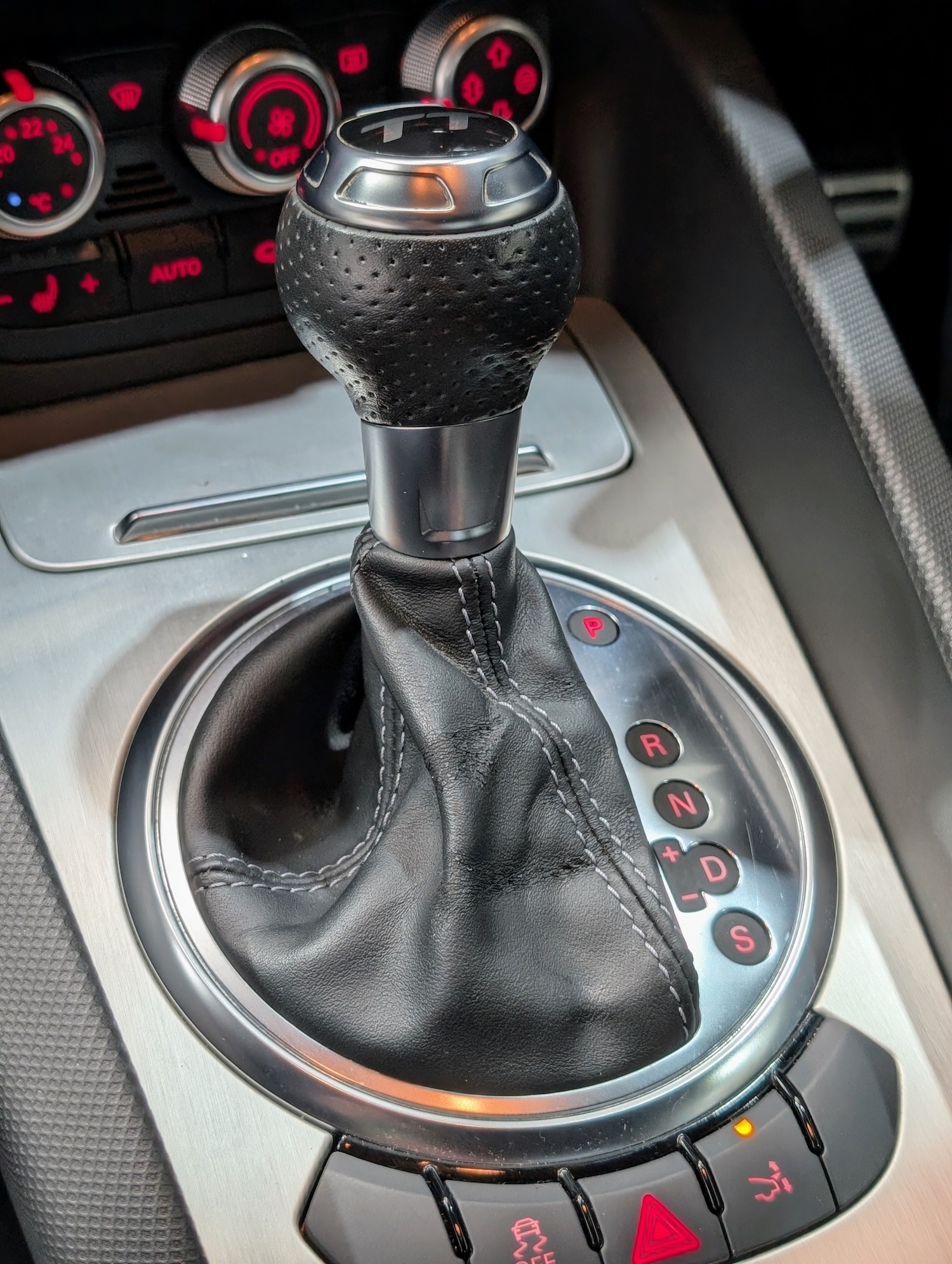 Used Audi TT 2011 for sale - 76445381: Photo 11