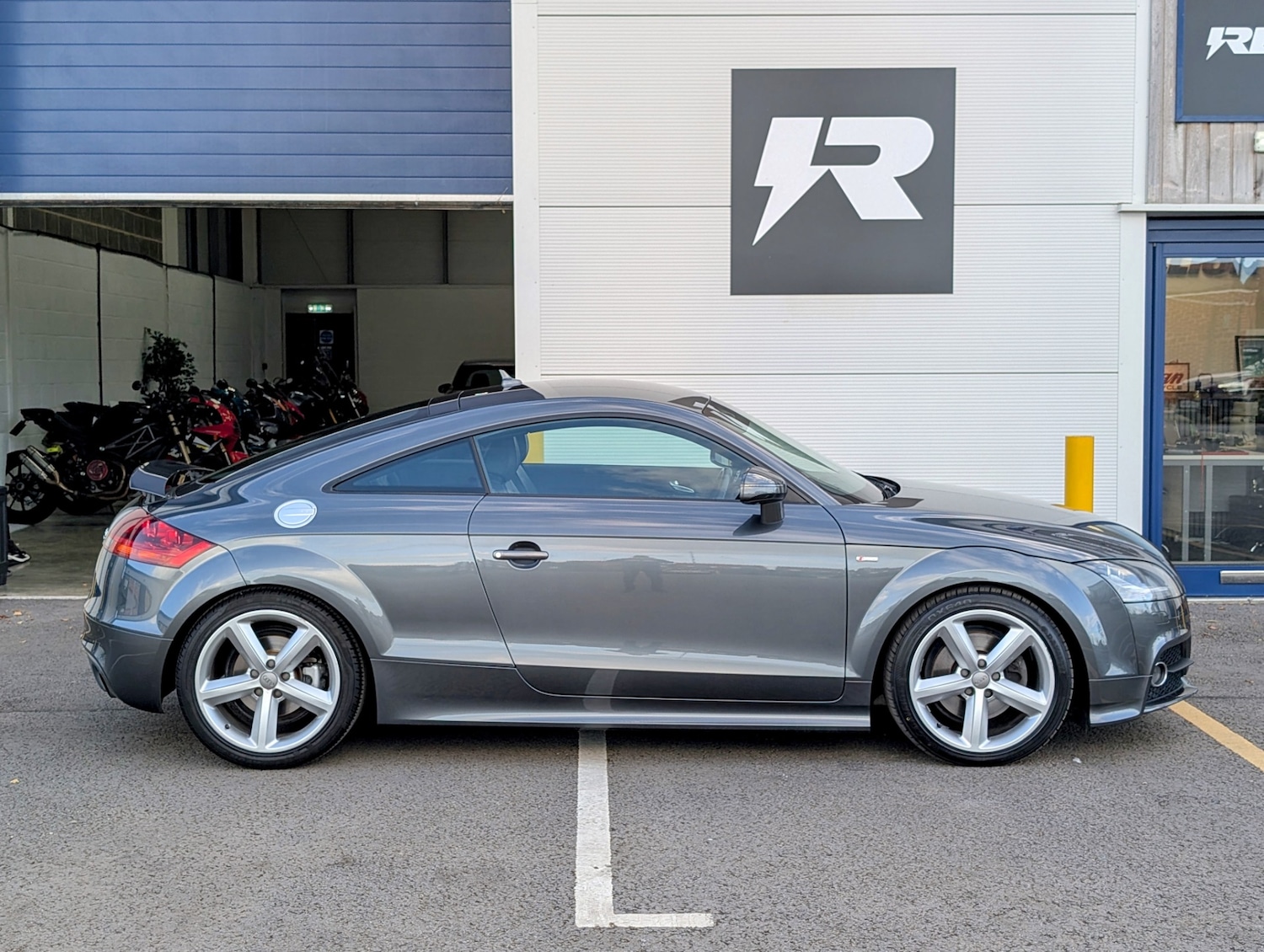 Used Audi TT 2011 for sale - 76445381: Photo 5
