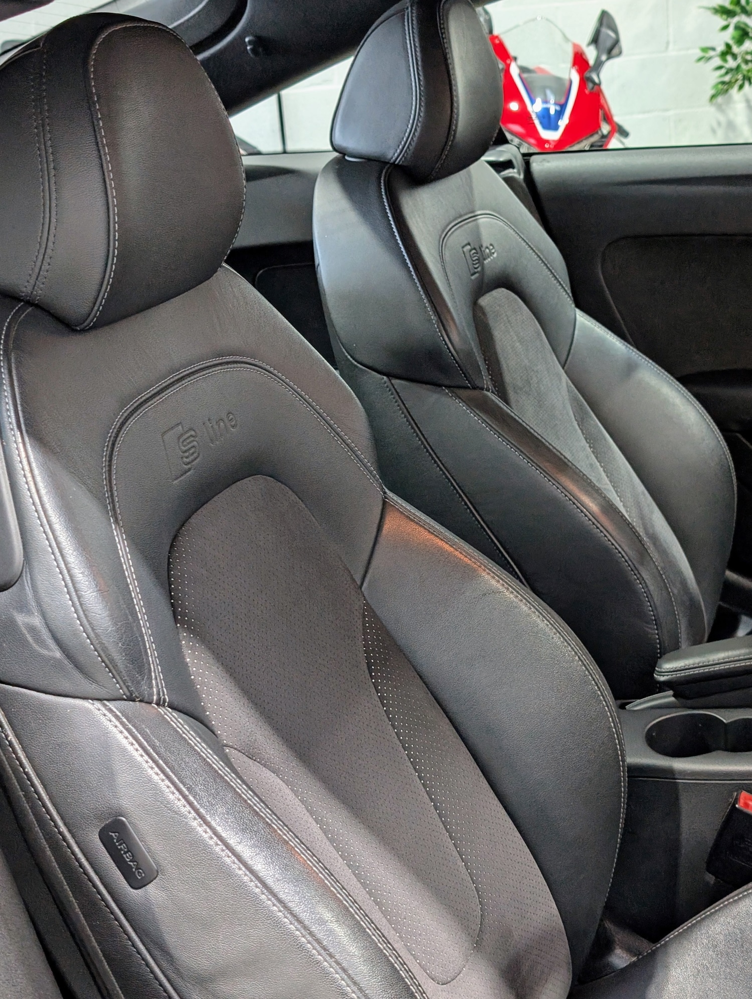 Used Audi TT 2011 for sale - 76445381: Photo 7