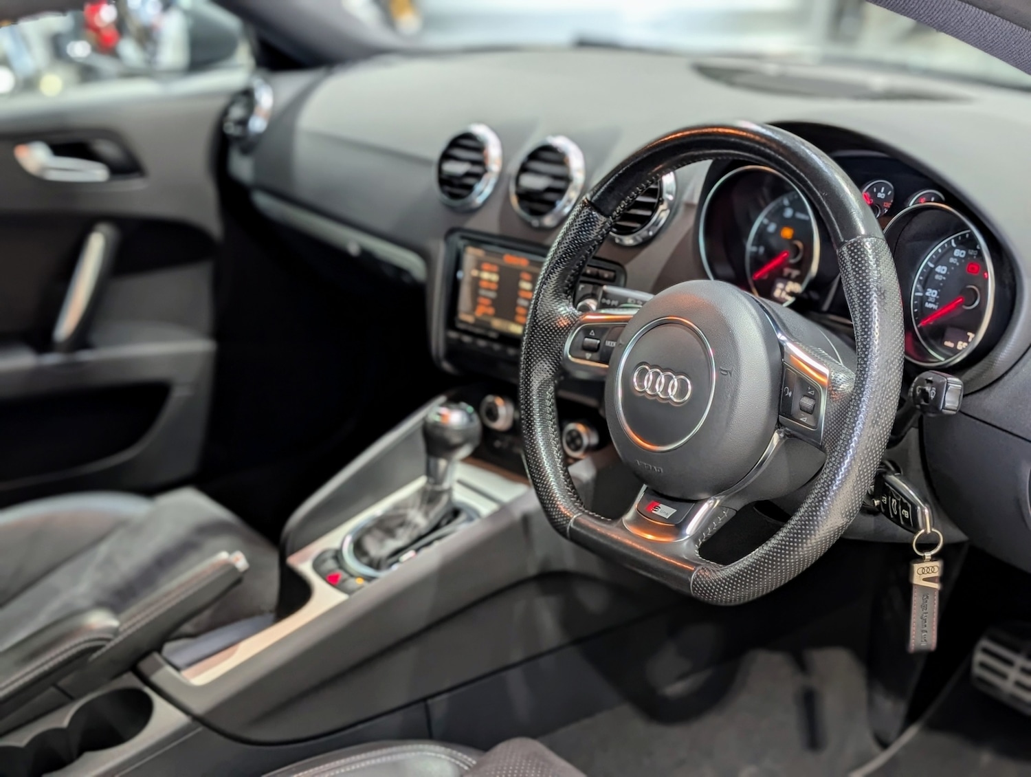 Used Audi TT 2011 for sale - 76445381: Photo 9