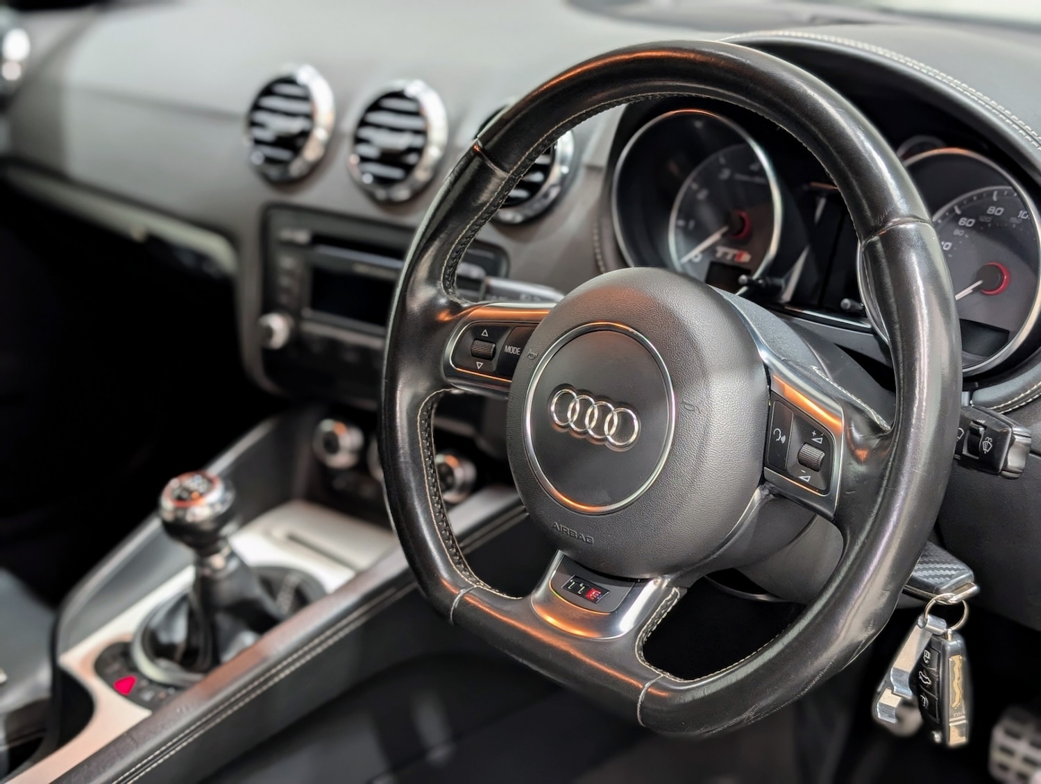 Used Audi TT 2011 for sale - 76444556: Photo 11