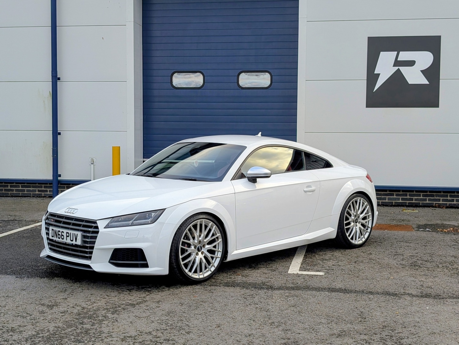 Used Audi TT 2016 for sale - 76918229: Photo 2