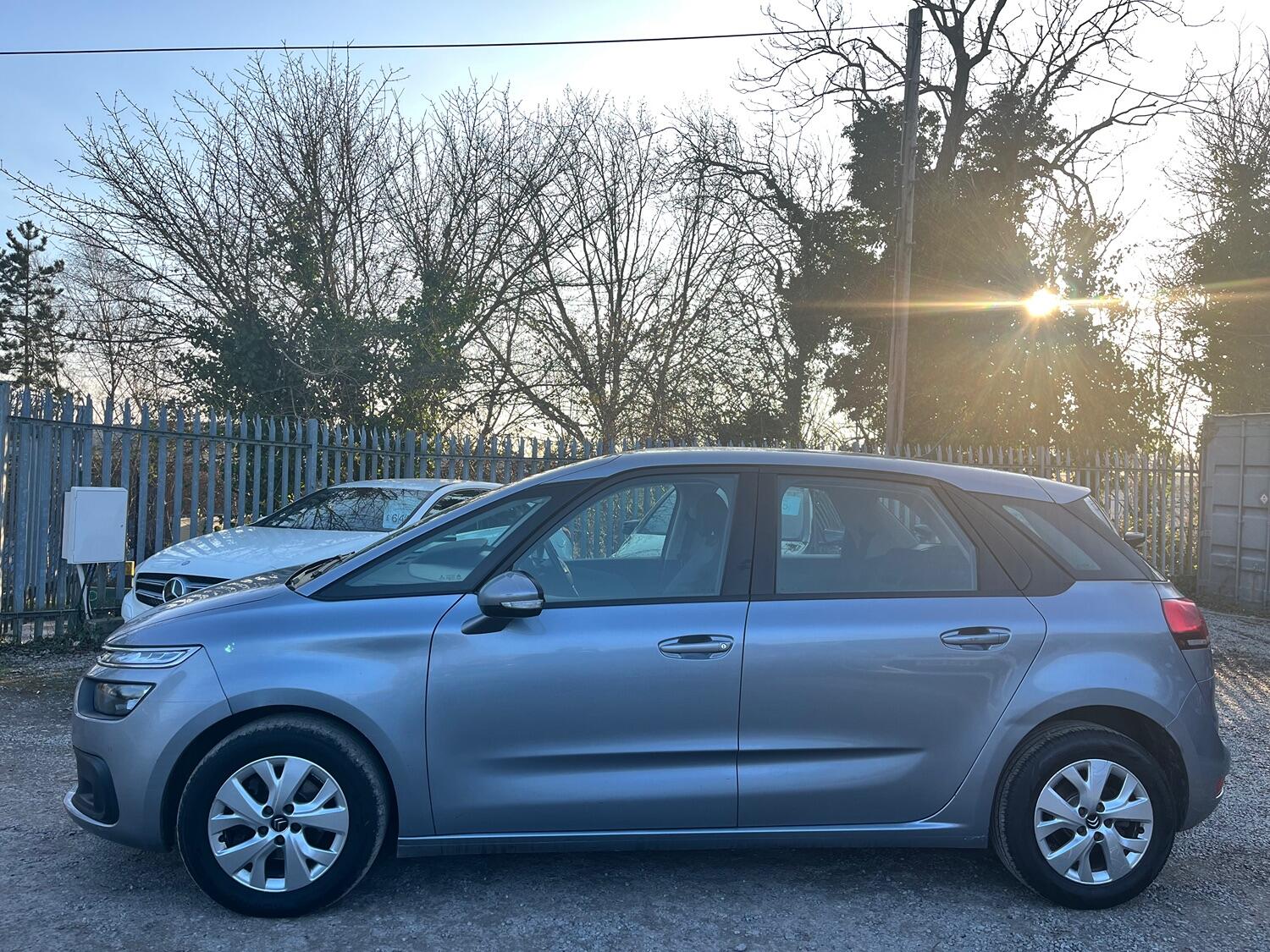 Used Citroen C4 Picasso 2016 for sale - 76374211: Photo 5