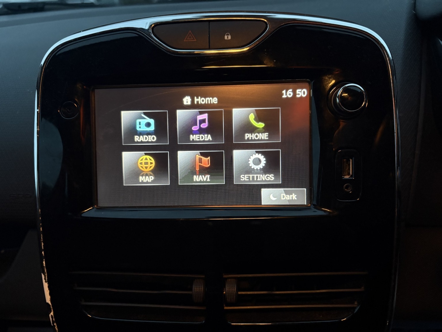 Used Renault Clio 2014 for sale - 76421870: Photo 19