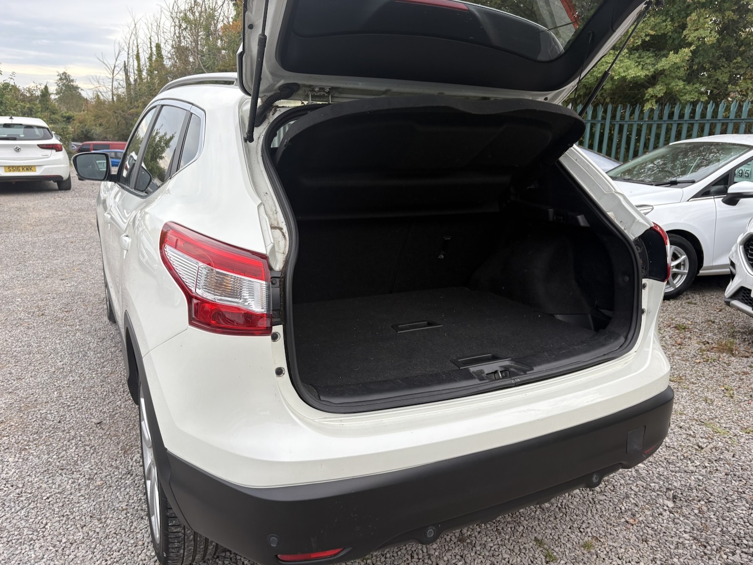 Used Nissan Qashqai 2014 for sale - 76156729: Photo 14