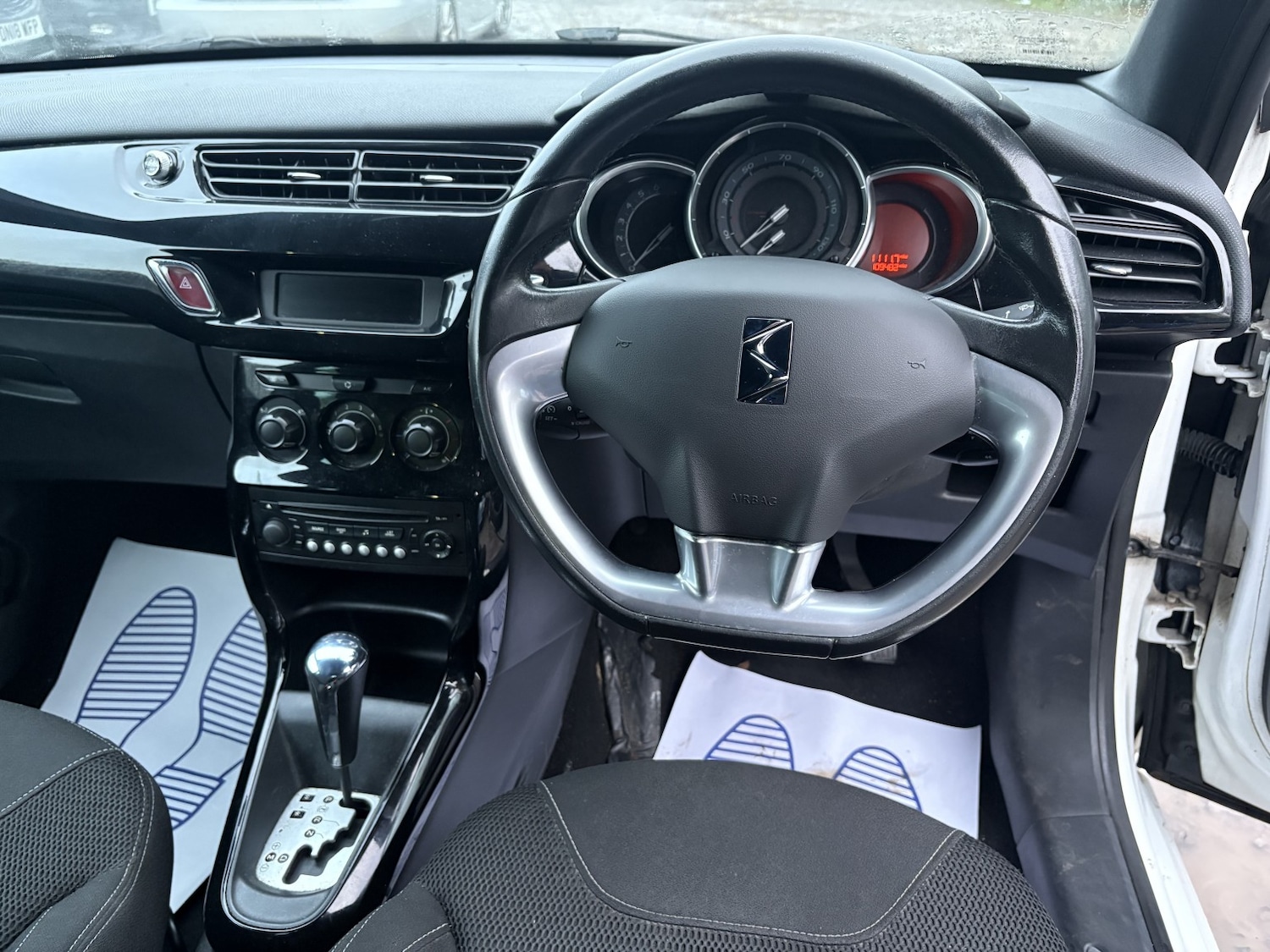 Used Citroen DS3 2011 for sale - 76748232: Photo 10