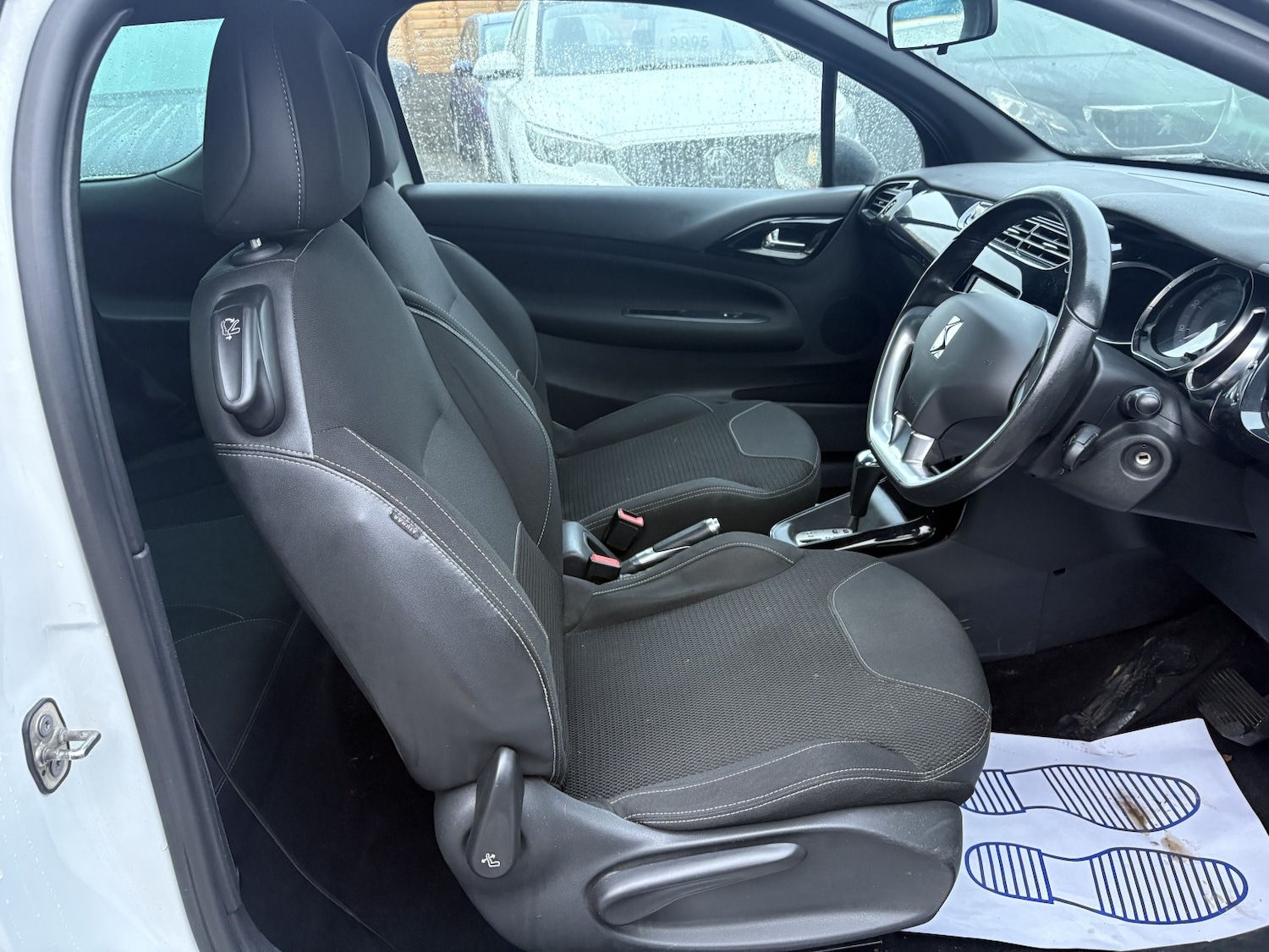 Used Citroen DS3 2011 for sale - 76748232: Photo 11