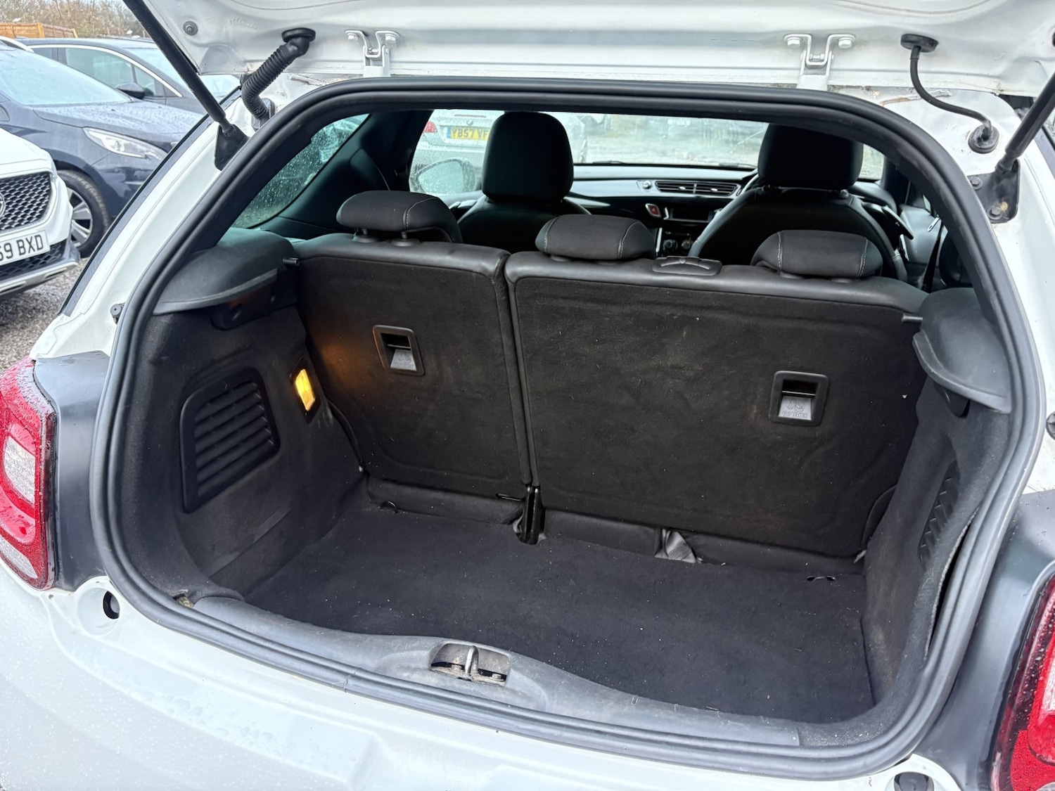 Used Citroen DS3 2011 for sale - 76748232: Photo 13