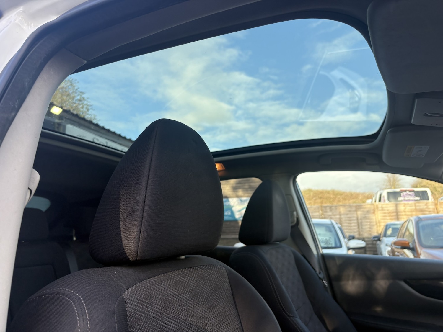 Used Nissan Qashqai 2015 for sale - 77173232: Photo 11