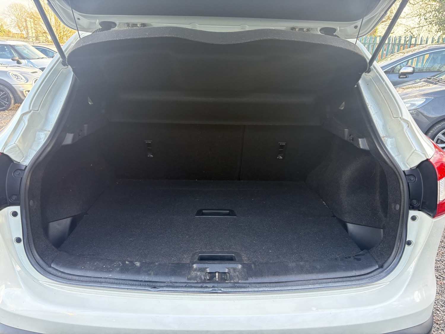 Used Nissan Qashqai 2015 for sale - 77173232: Photo 15