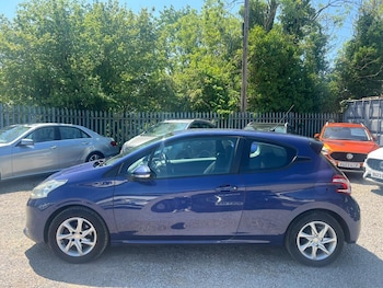 Used Peugeot 208 2013 for sale - 75975507: Photo