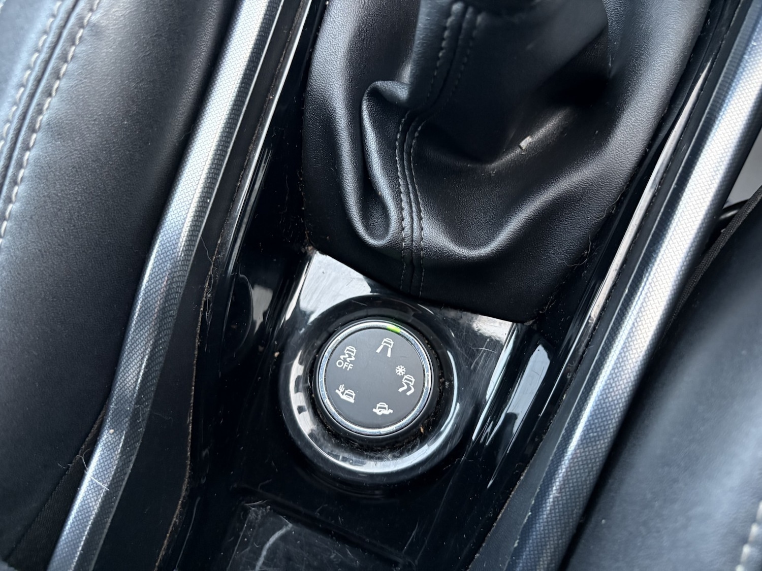 Used Peugeot 2008 2014 for sale - 76687195: Photo 22