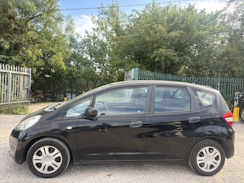 Used Honda Jazz 2011 for sale - 79184162: Photo