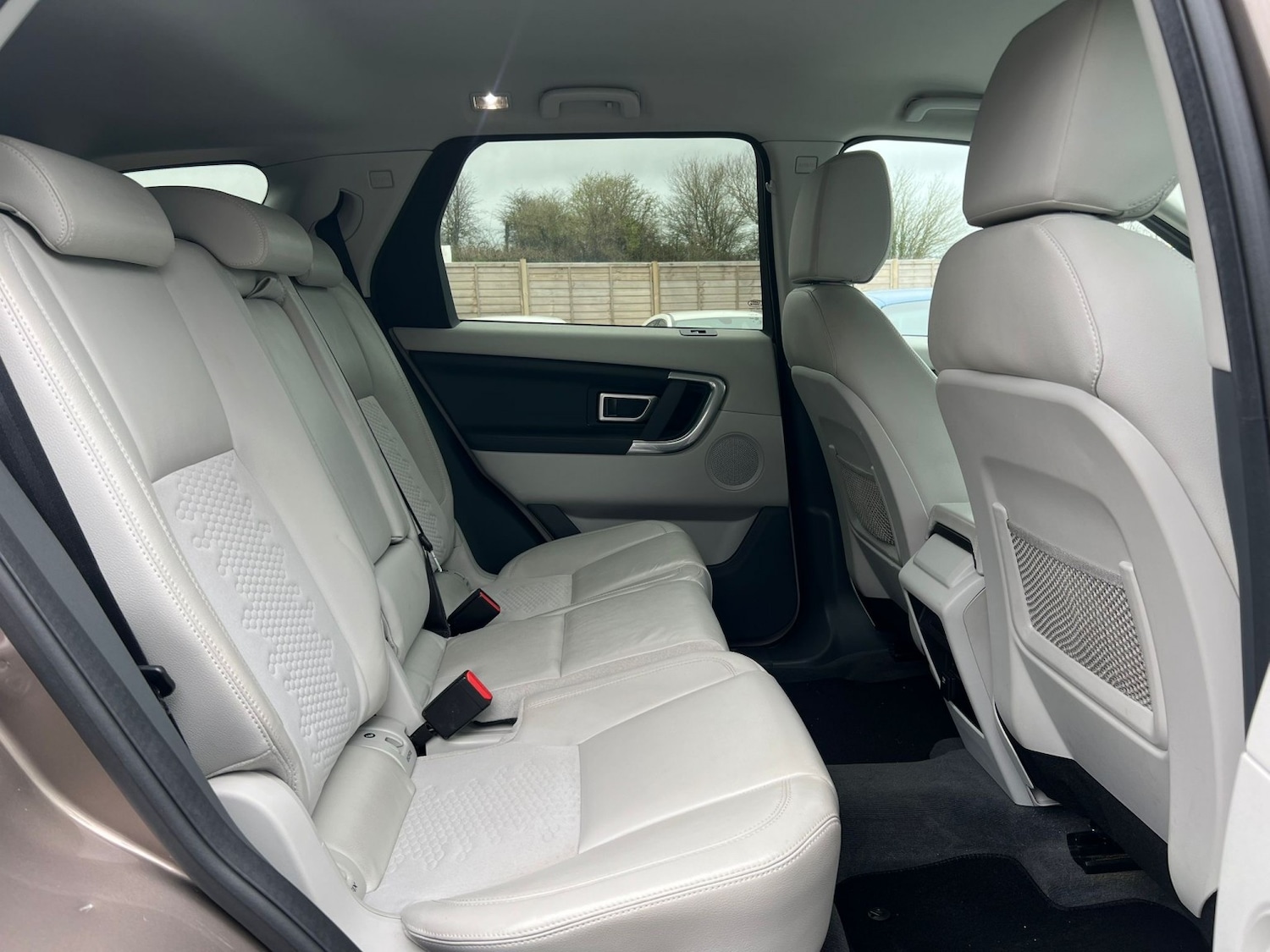 Used Land Rover Discovery Sport 2016 for sale - 77906670: Photo 11