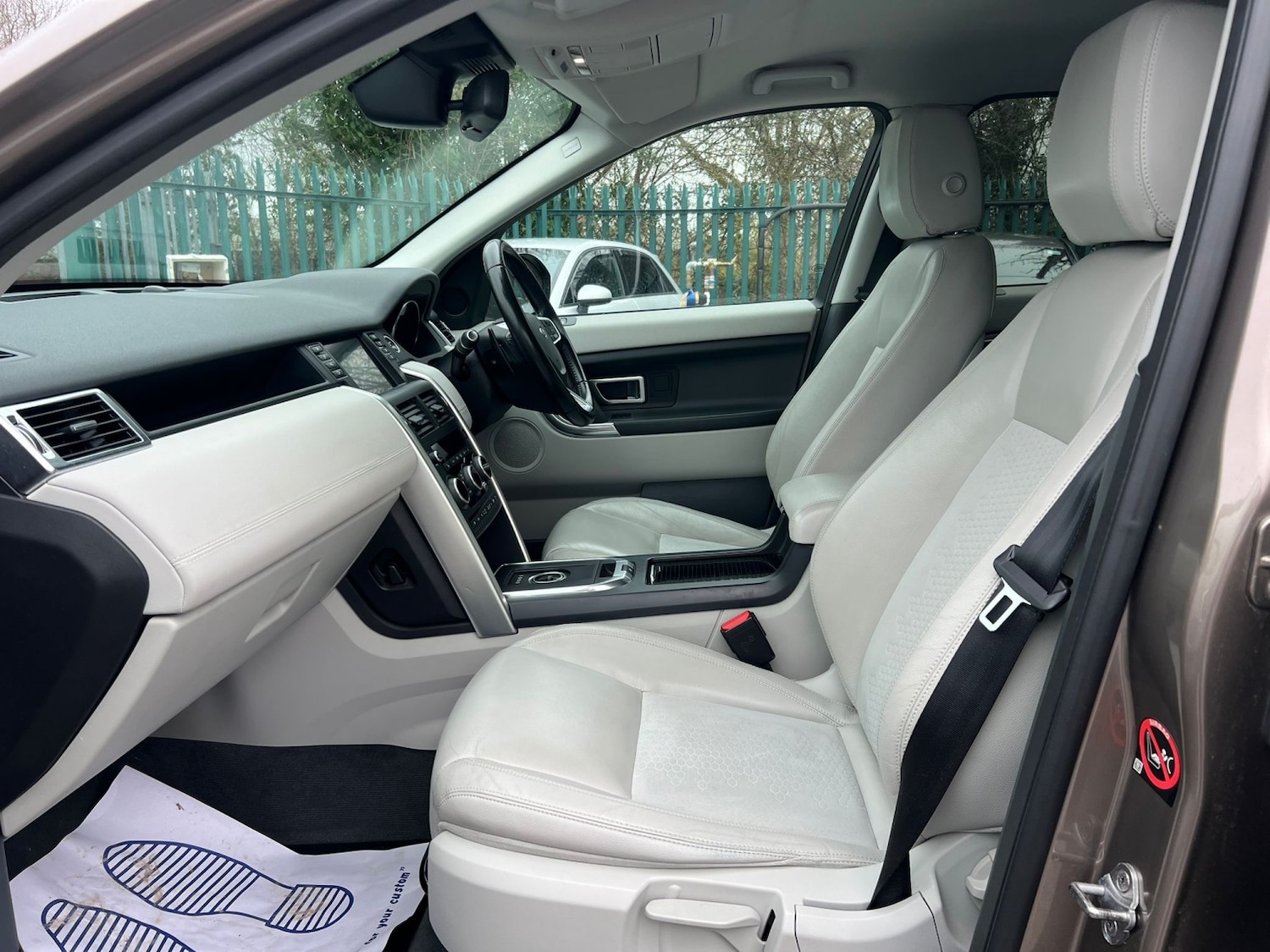 Used Land Rover Discovery Sport 2016 for sale - 77906670: Photo 24