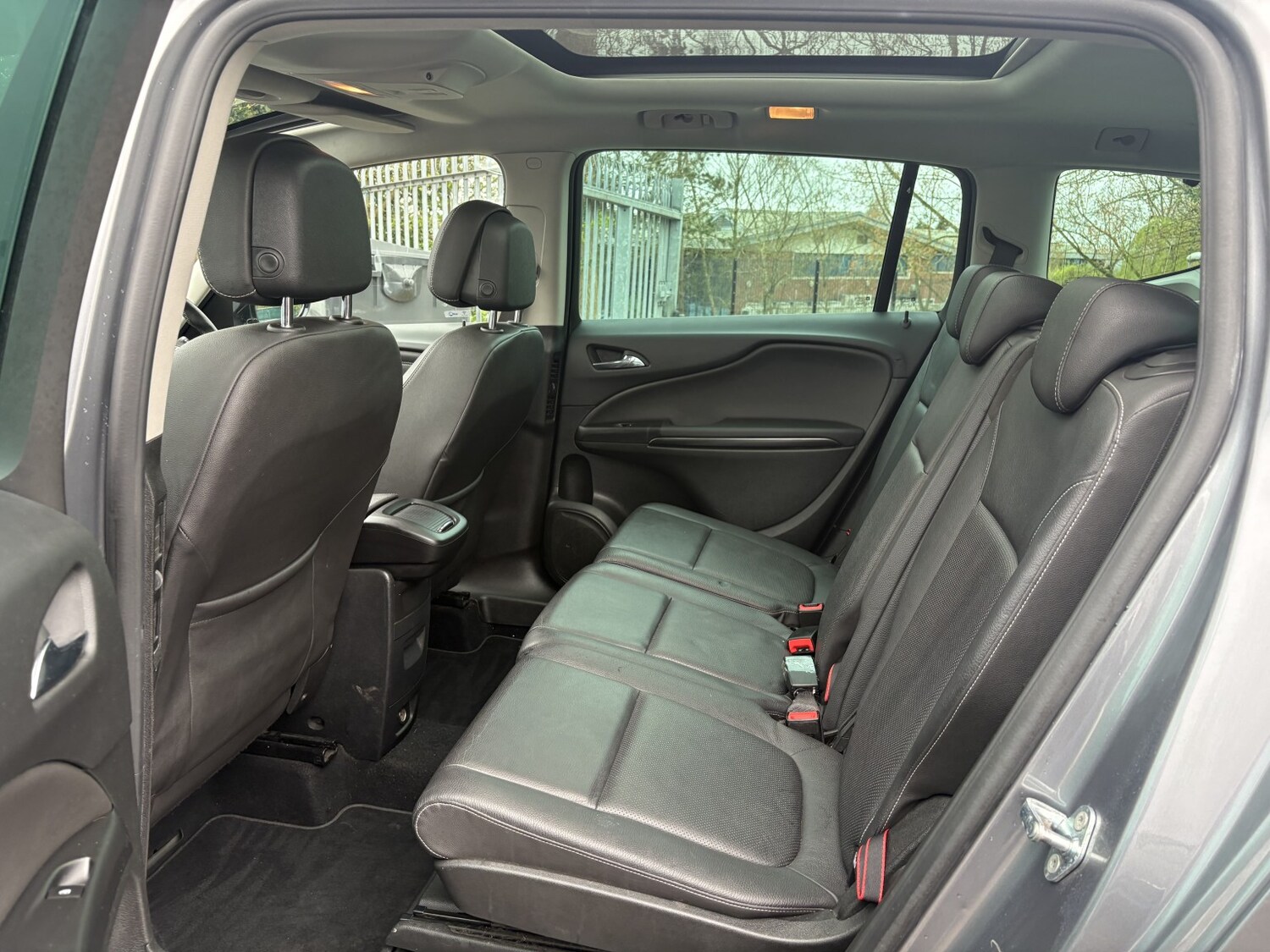 Used Vauxhall Zafira 2017 for sale - 78131602: Photo 17