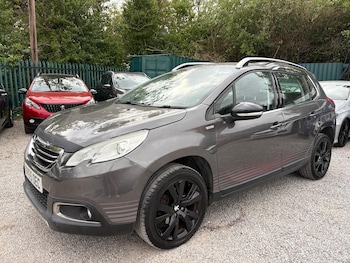 Used Peugeot 2008 2015 for sale - 76897036: Photo