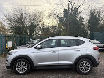 Used Hyundai TUCSON 2017 for sale - 76576856: Photo