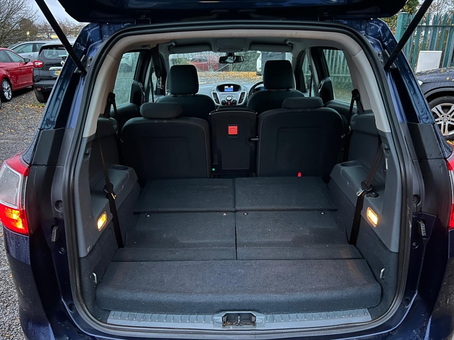 Used Ford Grand C-Max 2011 for sale - 76476945: Photo 12