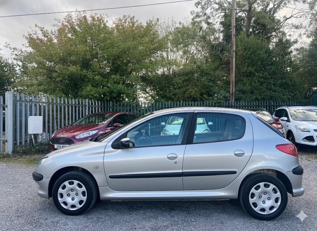 Peugeot 206 2004 - 1.4 8v SE 5-Door - Image 7