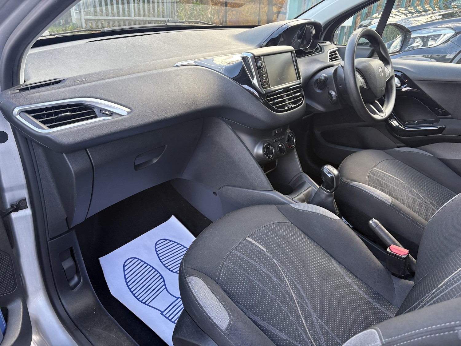 Used Peugeot 208 2014 for sale - 76845011: Photo 15