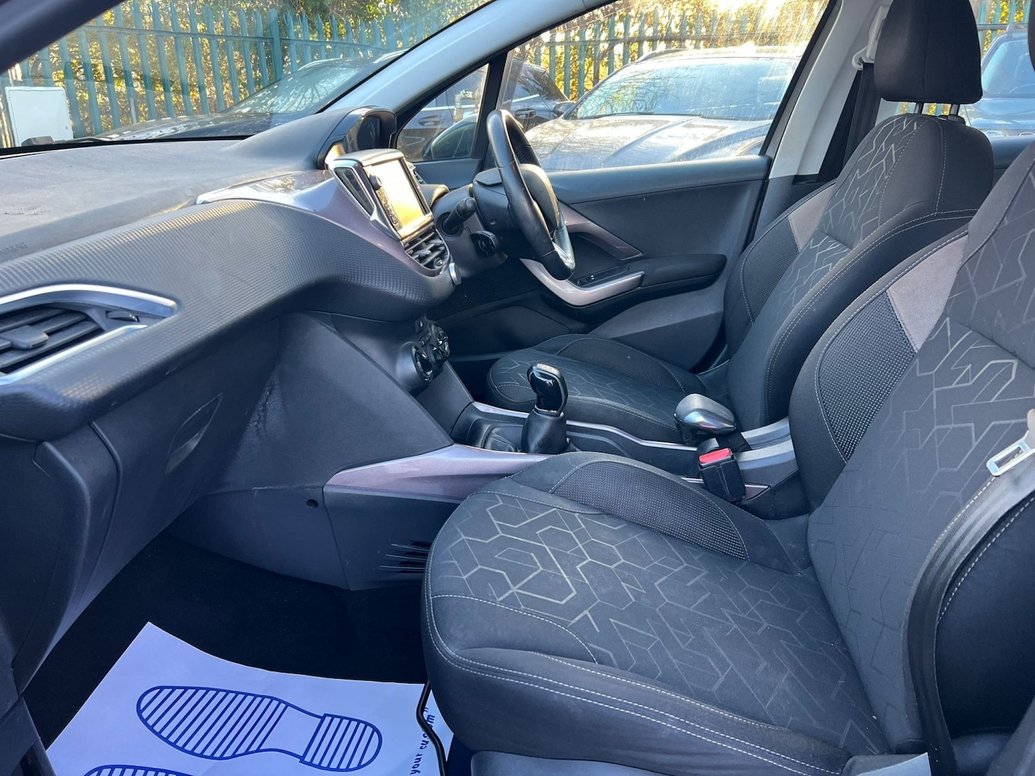 Used Peugeot 2008 2015 for sale - 76625384: Photo 13