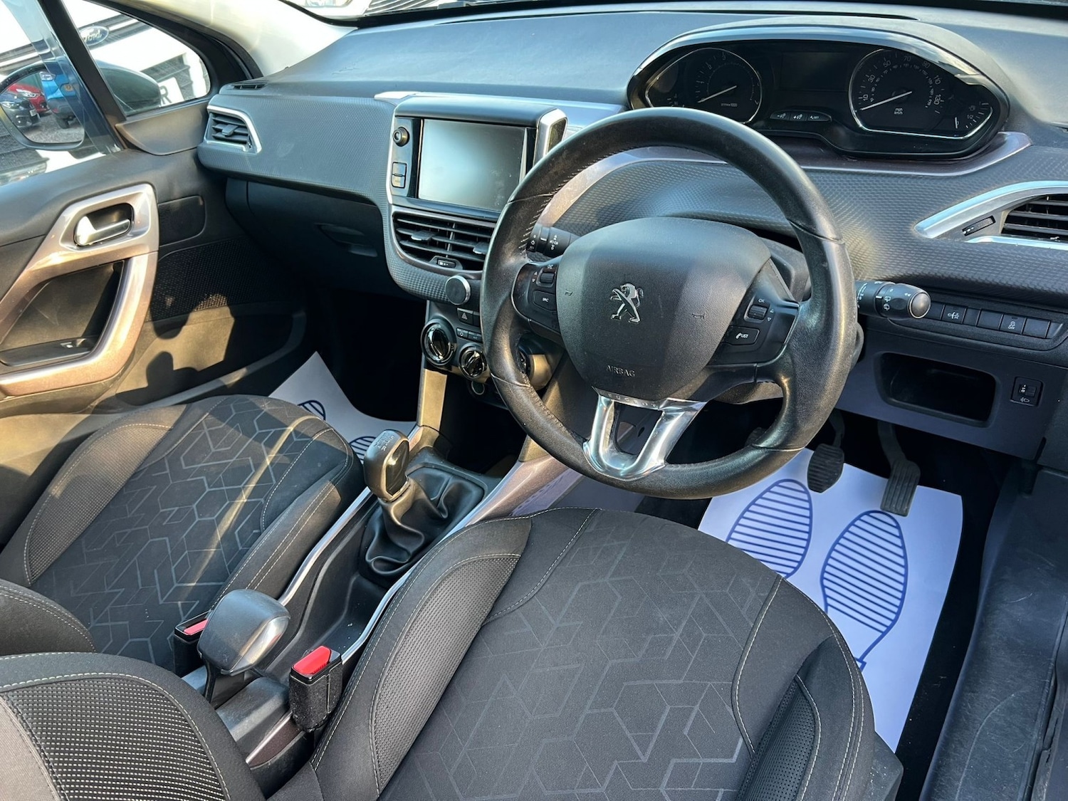 Used Peugeot 2008 2015 for sale - 76625384: Photo 17