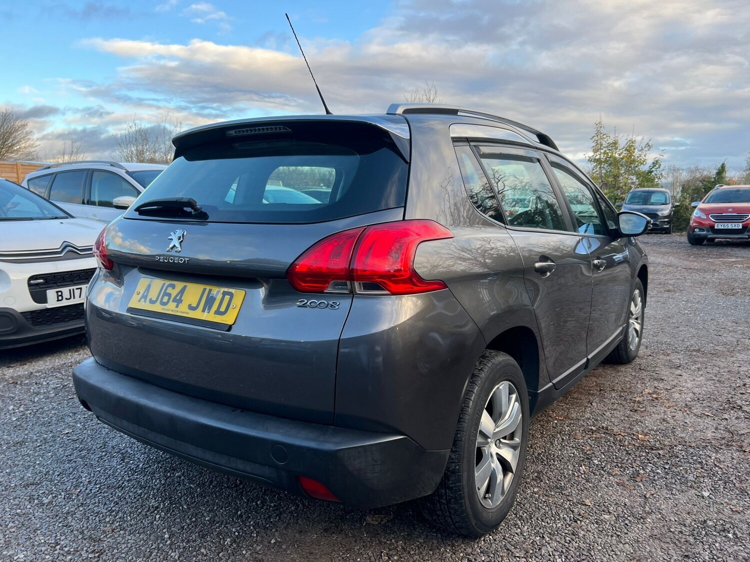Used Peugeot 2008 2015 for sale - 76625384: Photo 4