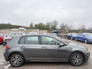 Used Volkswagen Golf 2018 for sale - 78480060: Photo