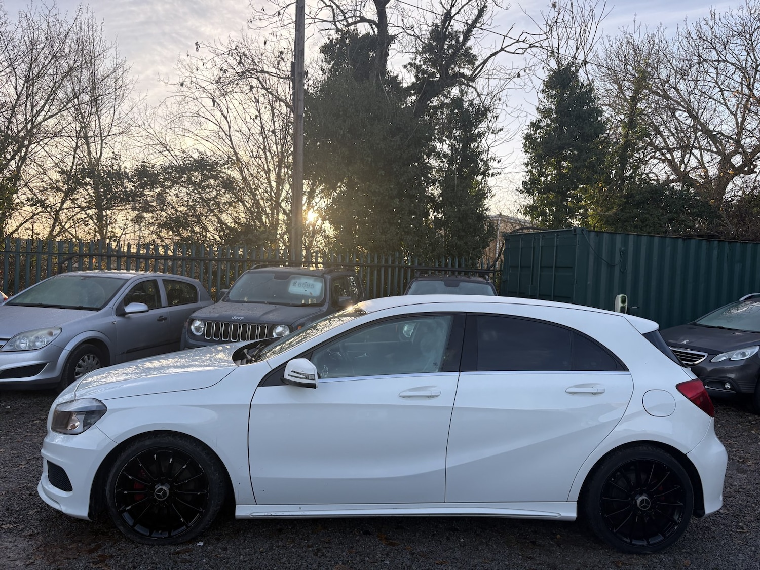 Used Mercedes-Benz A-Class 2014 for sale - 76945597: Photo 2