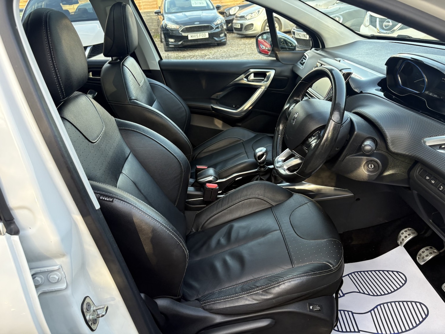 Used Peugeot 2008 2015 for sale - 76402178: Photo 10