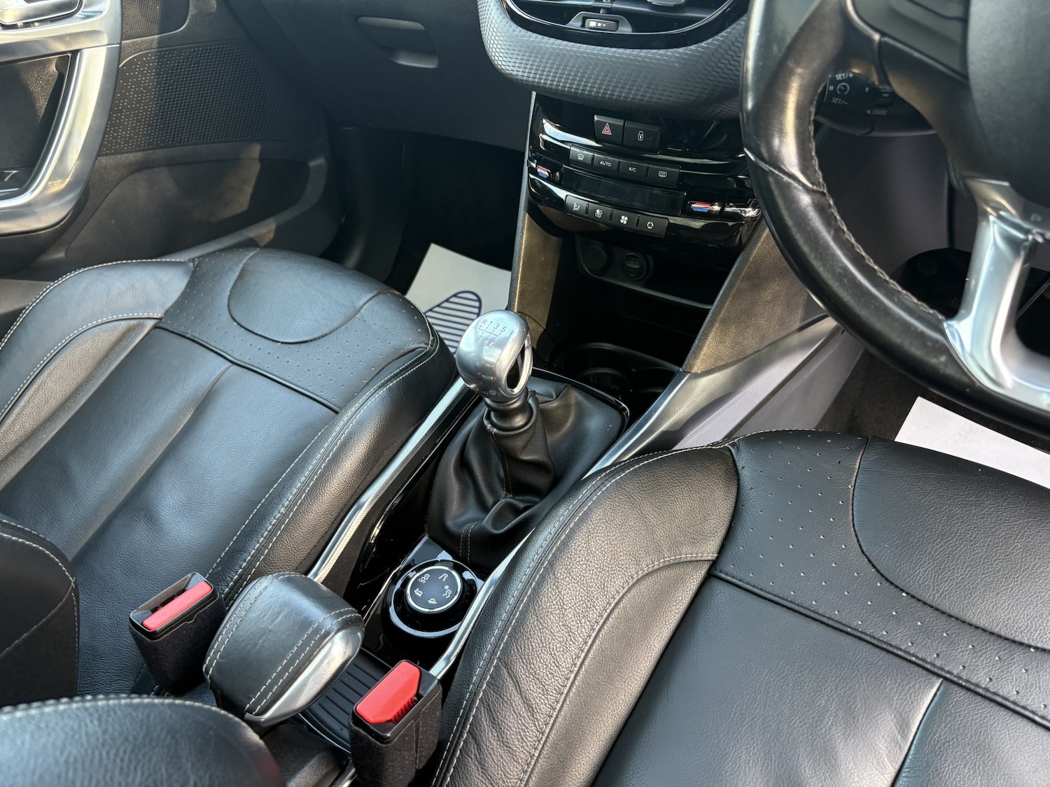 Used Peugeot 2008 2015 for sale - 76402178: Photo 12