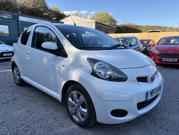 Used Toyota AYGO 2011 for sale - 76035552: Photo