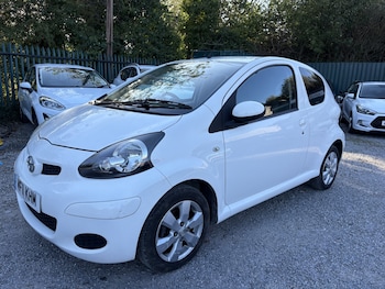 Used Toyota AYGO 2011 for sale - 76035552: Photo