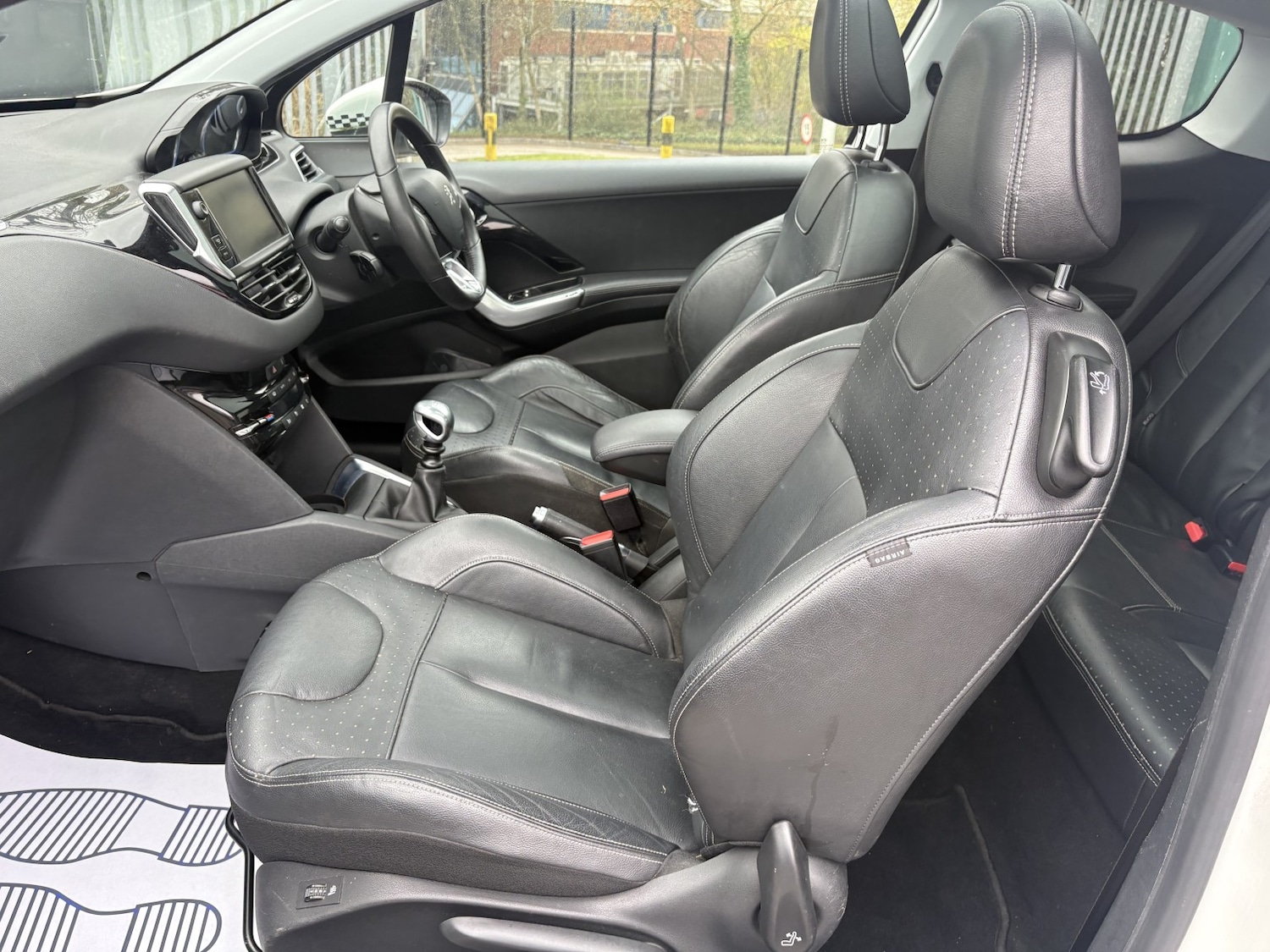 Used Peugeot 208 2013 for sale - 78131577: Photo 15