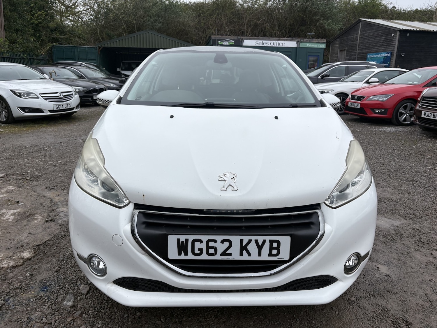 Used Peugeot 208 2013 for sale - 78131577: Photo 2