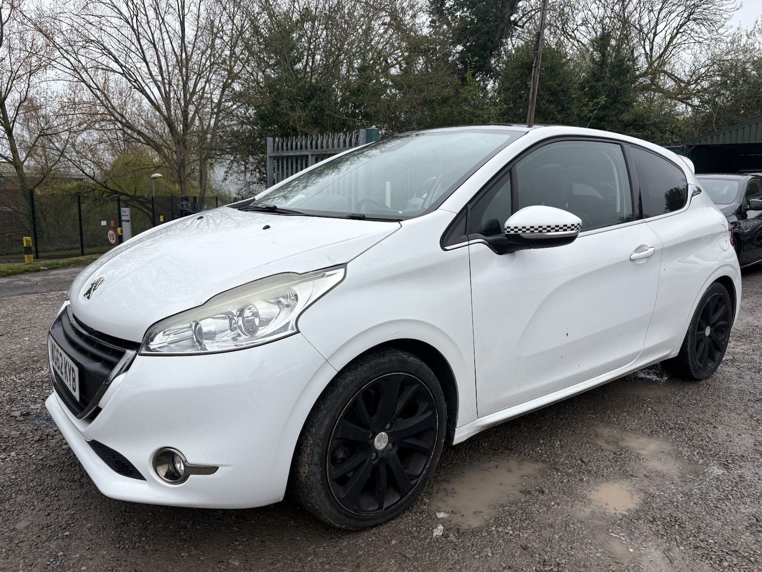 Used Peugeot 208 2013 for sale - 78131577: Photo 3