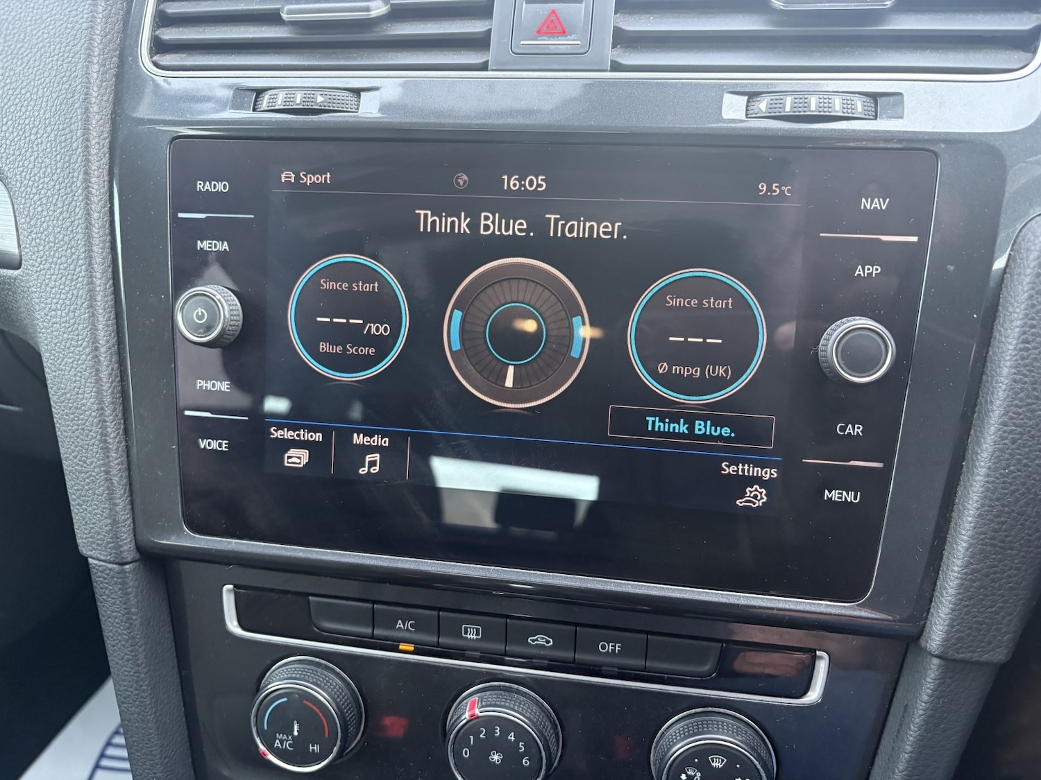 Used Volkswagen Golf 2017 for sale - 77474844: Photo 9